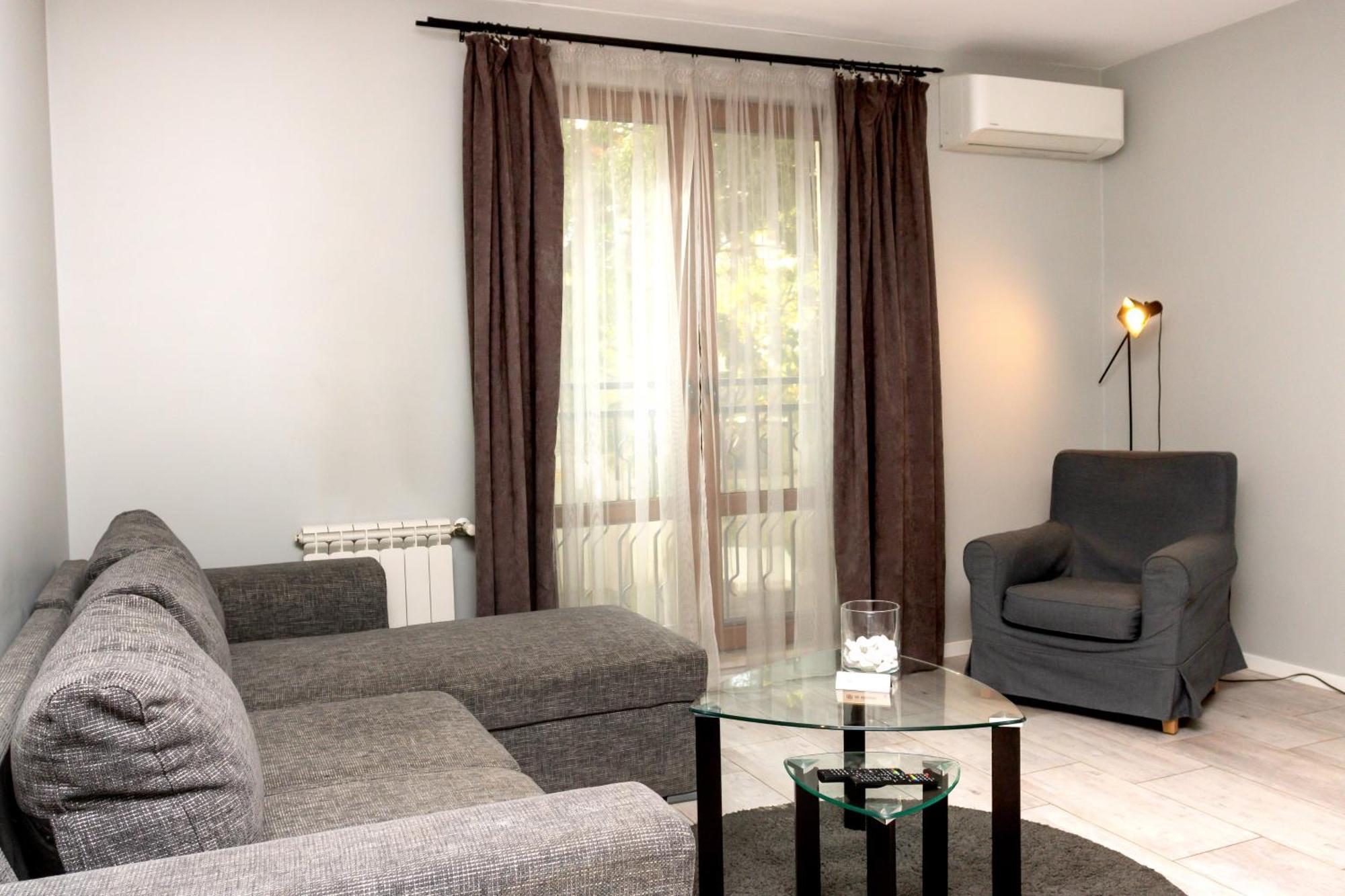 Mon Ami Apart In Studentski Grad Area Sofia Luaran gambar